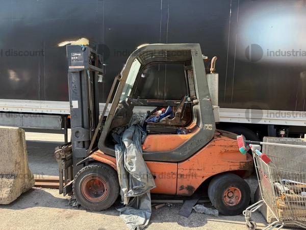 Carrelli elevatori in vendita