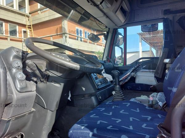 11#9846 Trattore stradale Iveco in vendita - foto 5
