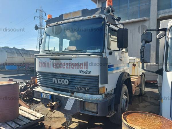 16#9846 Trattore stradale Iveco in vendita - foto 1
