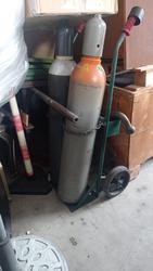 Carrello con Due bombole - Lotto 18 (Asta 9854)