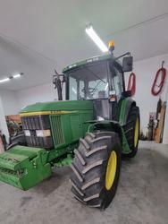 John Deere 6800 agricultural tractor - Lot 1 (Auction 9869)