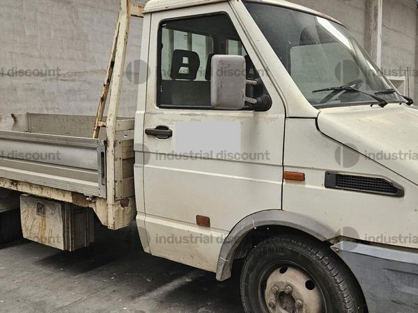65#9878 Autocarro Iveco Daily in vendita - foto 1