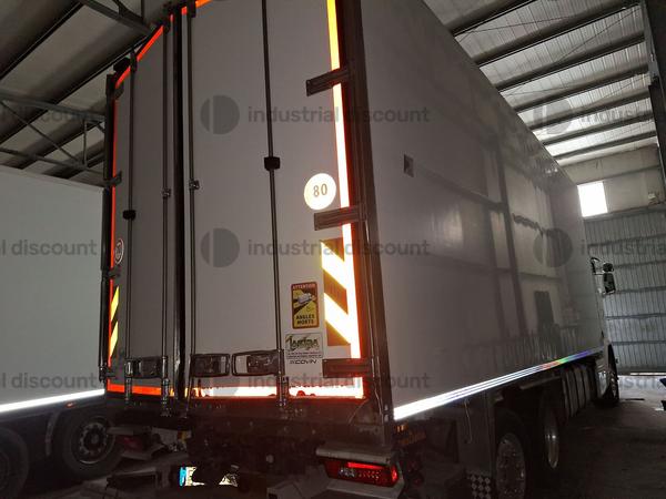 2#9879 Trattore stradale Scania e Semirimorchio isotermico Schmitz in vendita - foto 2