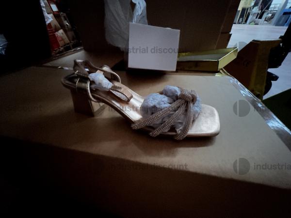 2#9883 Calzature e tomaie in vendita - foto 13