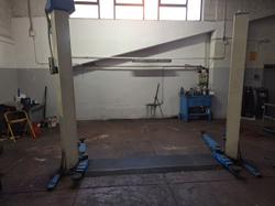 Ponte sollevatore a 2 colonne OMCN - Lotto 4 (Asta 9895)