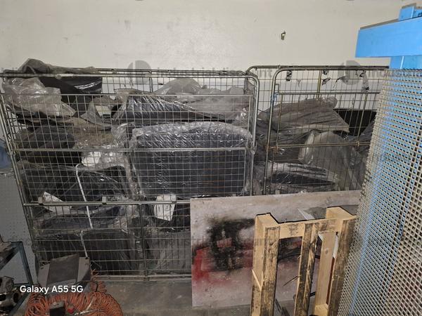 5#9895 Ricambi, scaffalature e attrezzature varie in vendita - foto 2