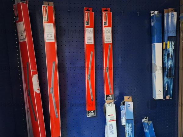 5#9895 Ricambi, scaffalature e attrezzature varie in vendita - foto 12