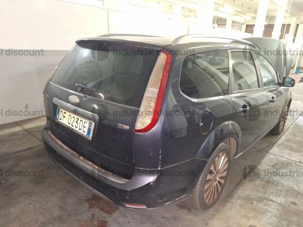 7#9895 Autovettura Ford Focus SW in vendita - foto 3