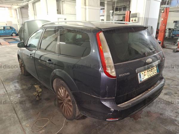7#9895 Autovettura Ford Focus SW in vendita - foto 4