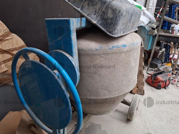 5#9897 Attrezzatura varia da cantiere in vendita - foto 1