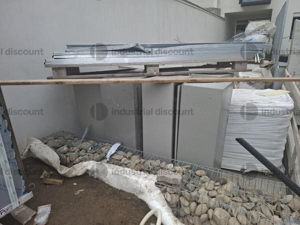 6#9897 Attrezzatura varia da cantiere, materiale  da elettricista ed arredo spogliatoio in vendita - foto 4