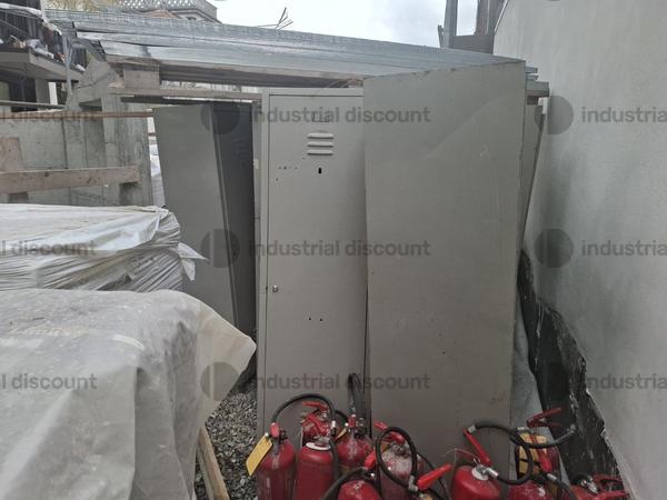 6#9897 Attrezzatura varia da cantiere, materiale  da elettricista ed arredo spogliatoio in vendita - foto 8