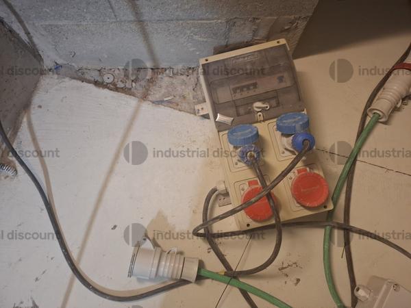 6#9897 Attrezzatura varia da cantiere, materiale  da elettricista ed arredo spogliatoio in vendita - foto 11