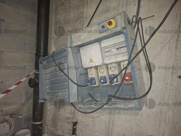 6#9897 Attrezzatura varia da cantiere, materiale  da elettricista ed arredo spogliatoio in vendita - foto 17