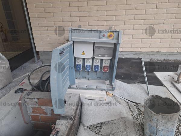 6#9897 Attrezzatura varia da cantiere, materiale  da elettricista ed arredo spogliatoio in vendita - foto 18