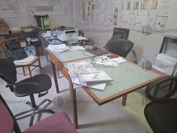 6#9897 Attrezzatura varia da cantiere, materiale  da elettricista ed arredo spogliatoio in vendita - foto 19