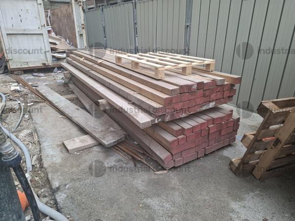 6#9897 Attrezzatura varia da cantiere, materiale  da elettricista ed arredo spogliatoio in vendita - foto 20