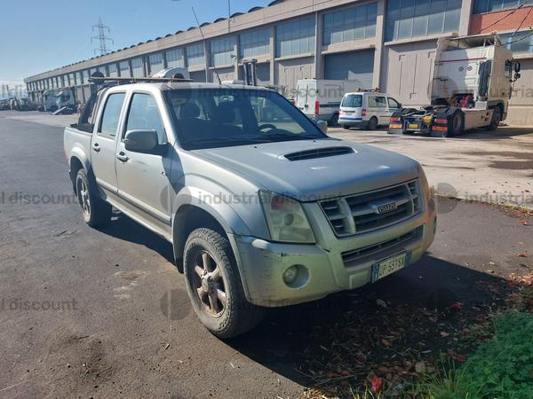 51#9900 Autocarro Isuzu in vendita - foto 1
