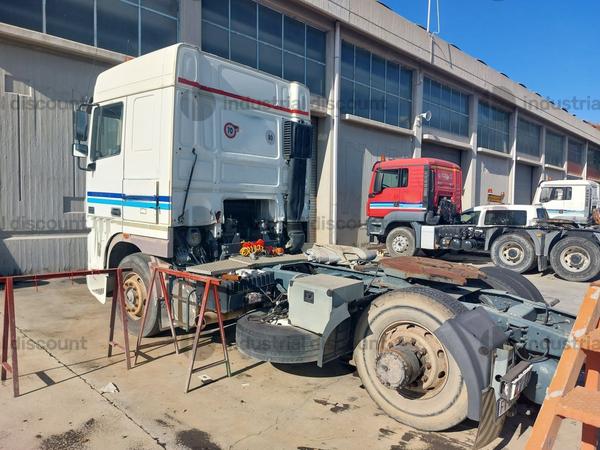 54#9900 Trattore stradale DAF in vendita - foto 3