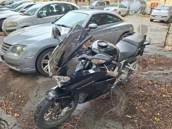 2#9915 Motociclo Honda VFR800F in vendita - foto 2