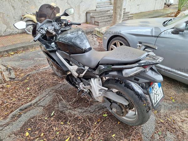 2#9915 Motociclo Honda VFR800F in vendita - foto 3