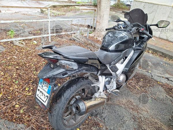 2#9915 Motociclo Honda VFR800F in vendita - foto 4