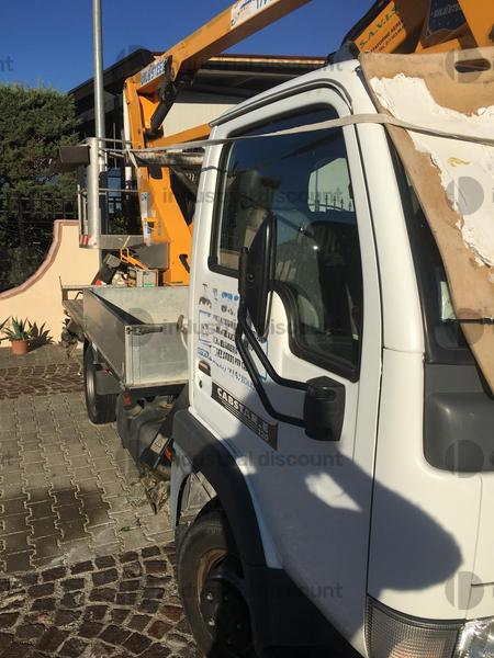 1#9935 Camion Nissan Cabstar con cestello in vendita - foto 4