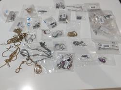 Costume jewelry and silverware auction - Lot 0 (Auction 9944)