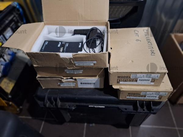 6#9947 Convertitori  e distributori VGA in vendita - foto 3