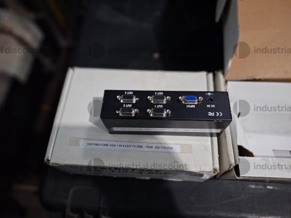 6#9947 Convertitori  e distributori VGA in vendita - foto 7