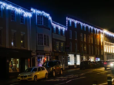 Hire White LED 5m x 50cm Icicle Lights 230v - Image 4