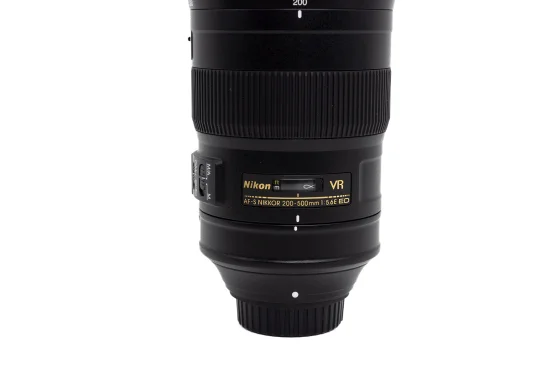 Rent Nikon 200-500mm f/5.6E ED AF-S VR - Image 1