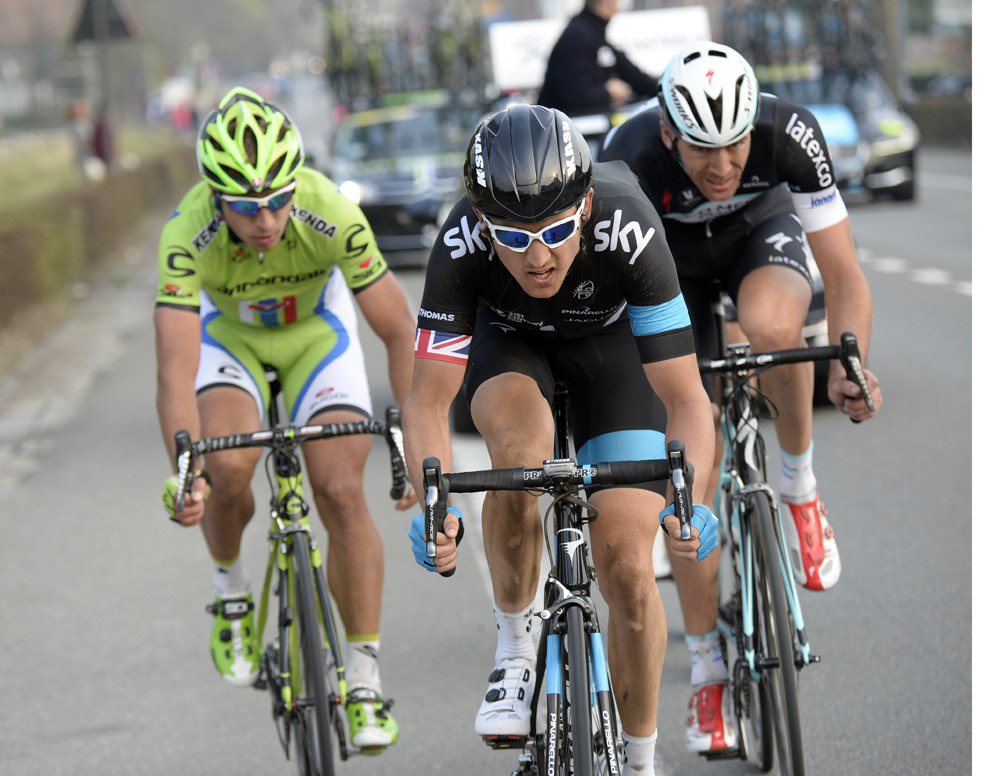 Большой велоспорт. Шоссейный Велоспорт отрыв. Рисованный персонаж Саган Джиро Велоспорт. Рисованный персонаж Саган тур Велоспорт. Шоссейный Велоспорт девушки фото отрыв.