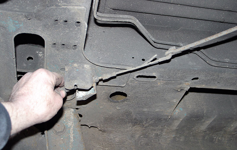 Replacing handbrake cables on a Volkswagen T4