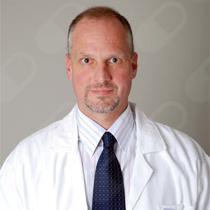 Debreczeni Béla Zoltán - plasztikai sebész