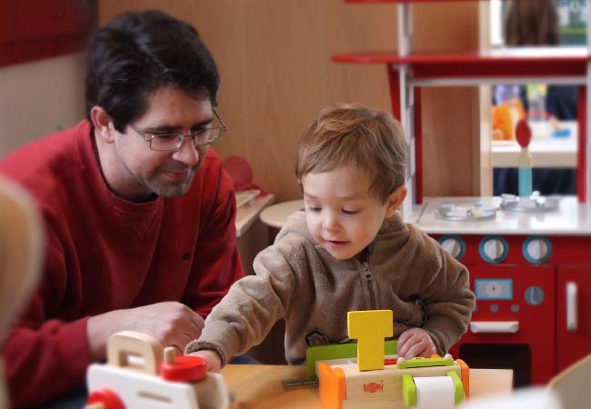 Dad-and-boy-in-shop-01