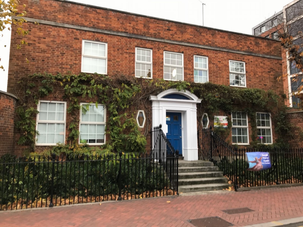 Parents 'distressed' after Reading nursery closes unexpectedly