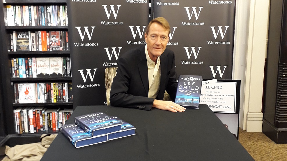 Jack Reacher author Lee Child visits Reading shop to sign books