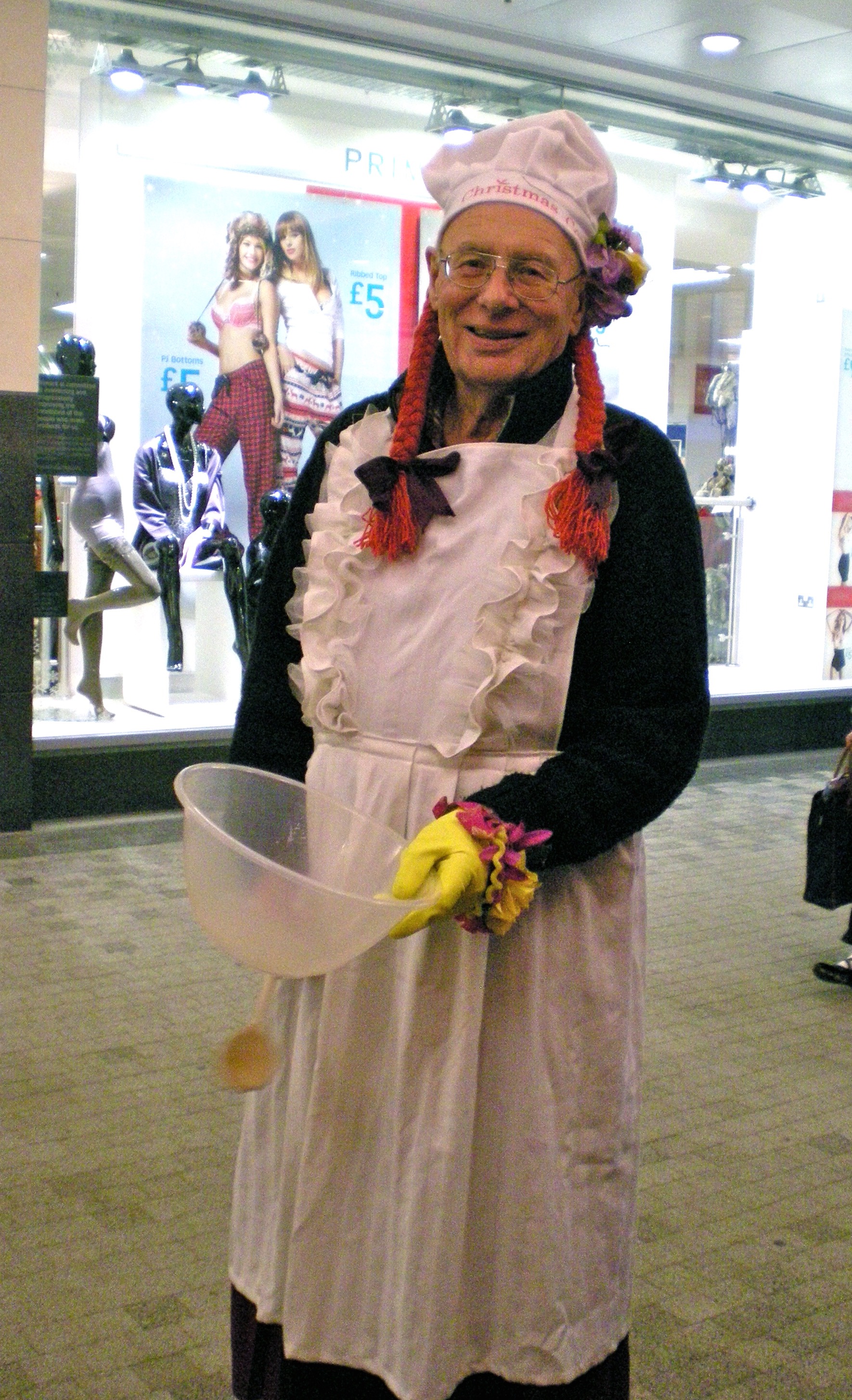 Sandy-fundraising-in-fancy-dress
