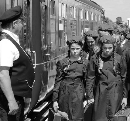 Hear stories from child evacuees during the Second World War in Reading