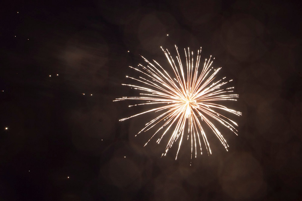 Firework-display-from-Star-Fireworks