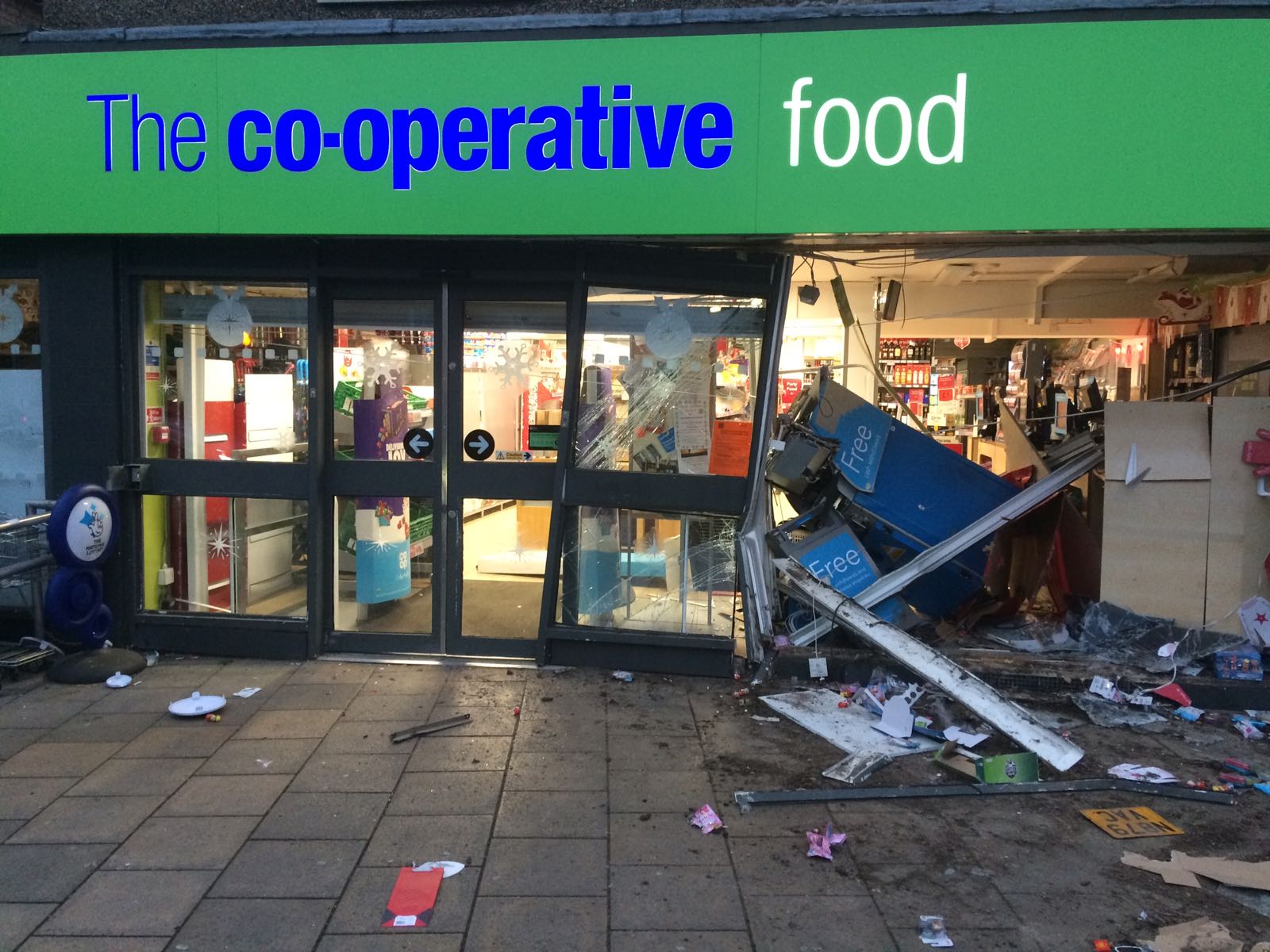 Bungling thieves ram raid Theale supermarket