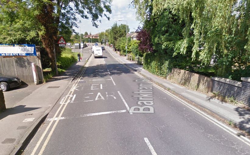 Teenage boy taken to hospital after being robbed by gang in Wokingham