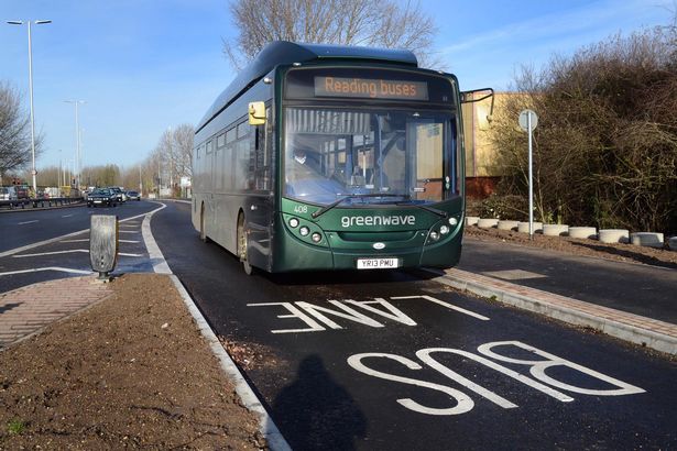 A33-bus-lane