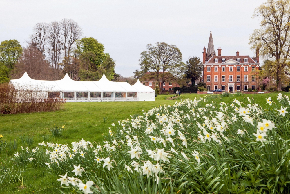 Walk around the Berkshire home of Bake Off for charity