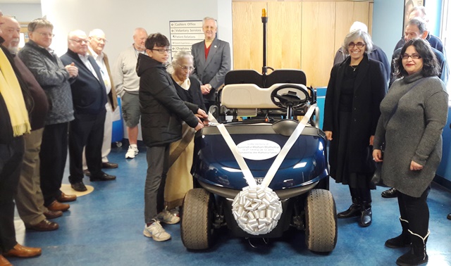 Family of Royal Berkshire Hospital patient donate mobility buggy