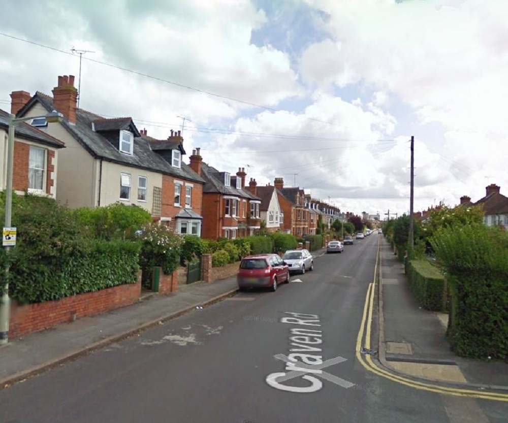 Man breaks hand after Newbury attack