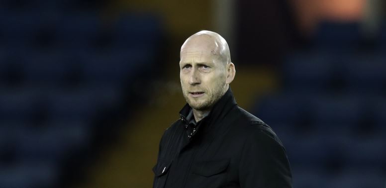 Stam starts with two strikers for Reading FC in FA Cup