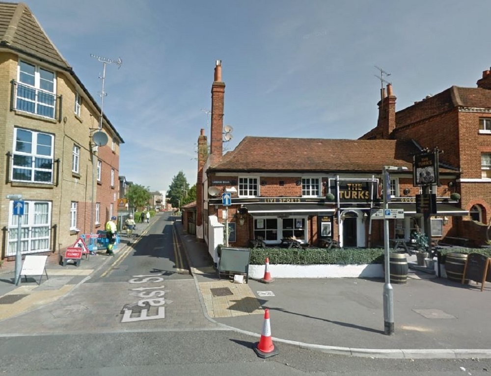 Schoolboy robbed at knifepoint in Reading