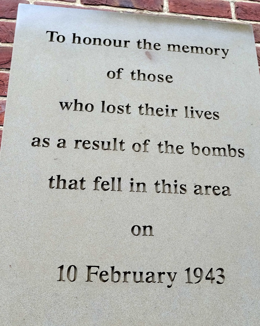 JA_BRK_120218_BombingRemembrancePlaque_11